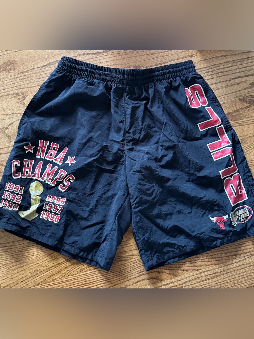 Chicago Bulls NBA champs shorts Size S